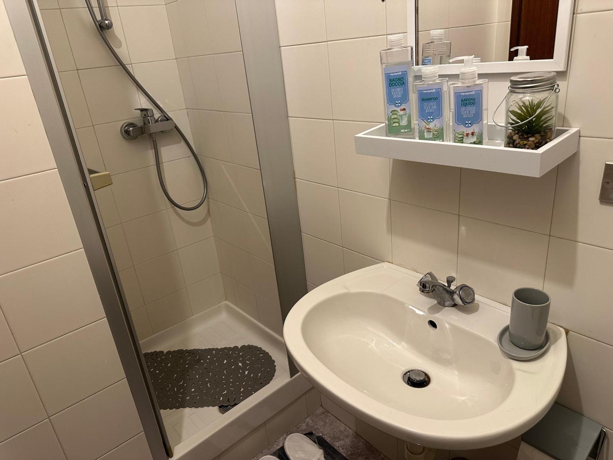 Flat In City Centre Tirano - 10 Minutes From Bernina Express Apartment Exterior photo